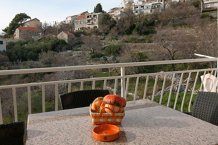 Apartments Miočević, Igrane - balcony with sea view