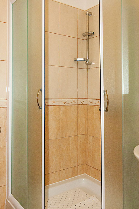 Apartments Miočević, Igrane - bathroom