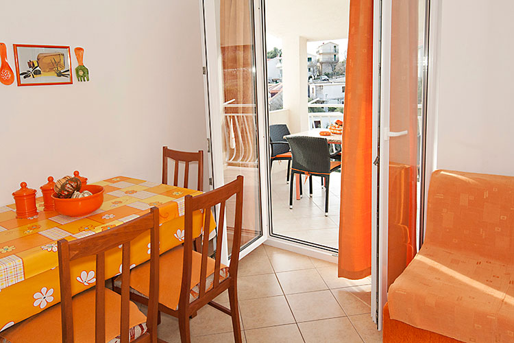 Apartments Miočević, Igrane - dining room