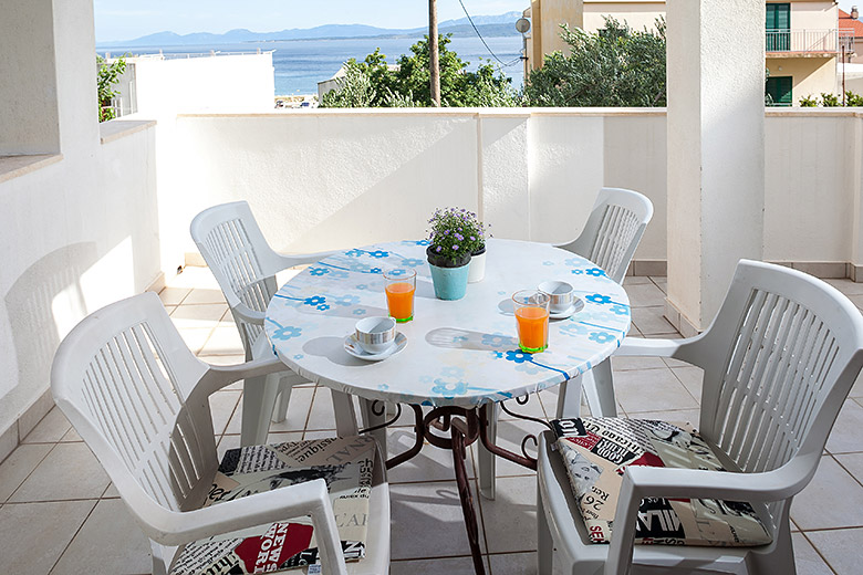 apartments Miško, Igrane - balcony with seaview