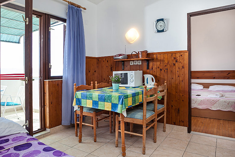 apartments Miško, Igrane - dining room