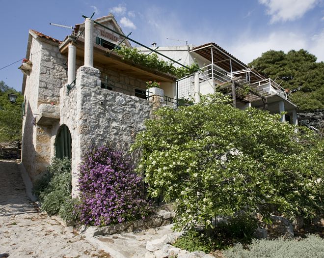 stoned house - apartments Peri, Igrane