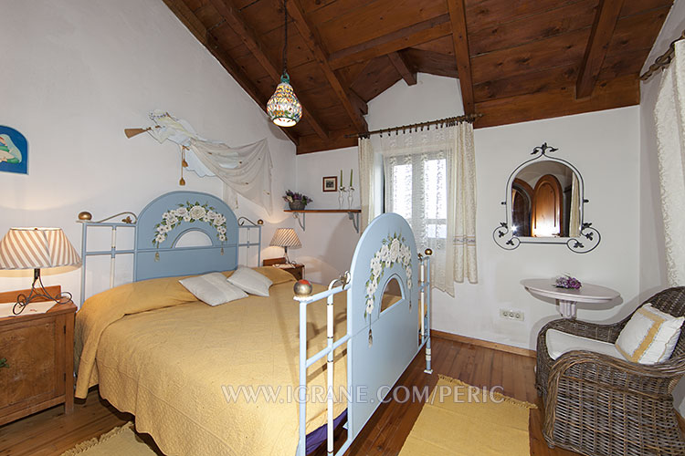 bedroom from fairy tale, Igrane apartment Perić