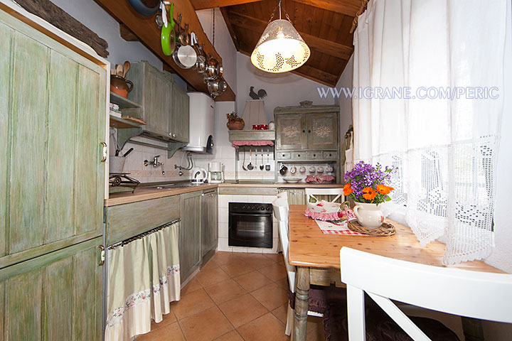 apartments Perić, Igrane - kitchen