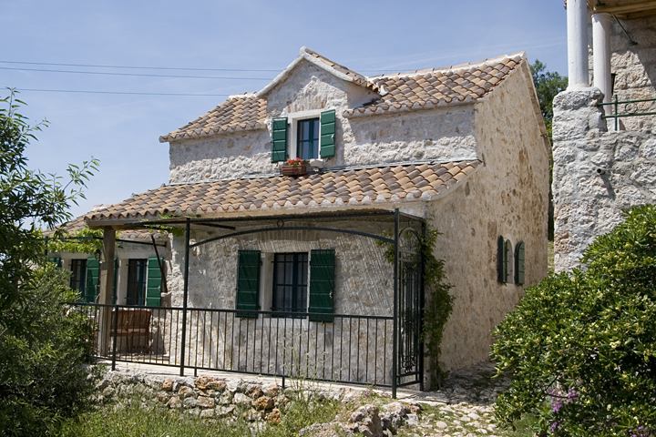 apartments Peri, Igrane - house 3, stone house