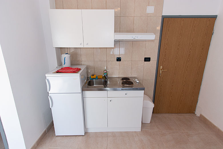 Apartments Ribica, Igrane - kitchen