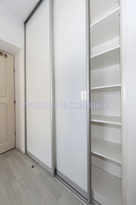 Apartments Ribica, Igrane - wardrobe