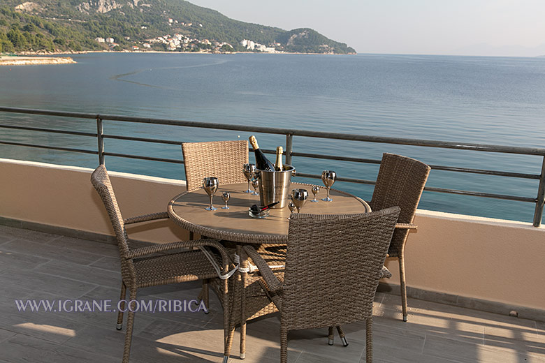 Apartments Ribica, Igrane - balcony with sea view