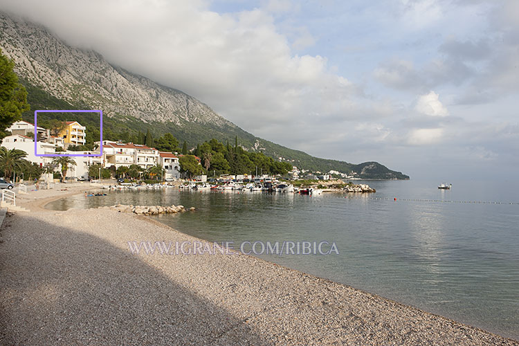 beach and house Ribica position in Igrane