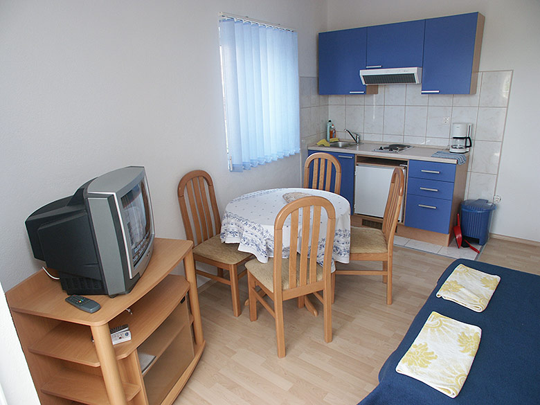 Apartments Ribica, Igrane - kitchen