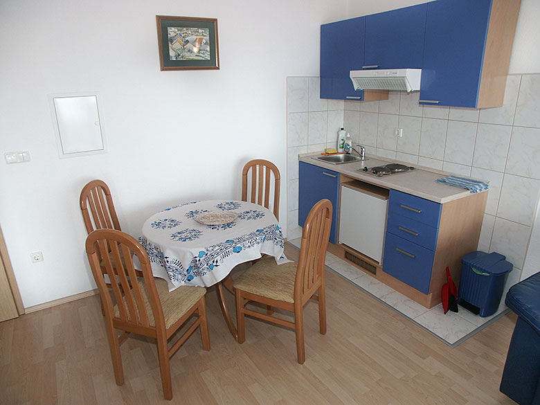 Apartments Ribica, Igrane - kitchen