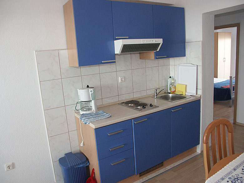 Apartments Ribica, Igrane - kitchen