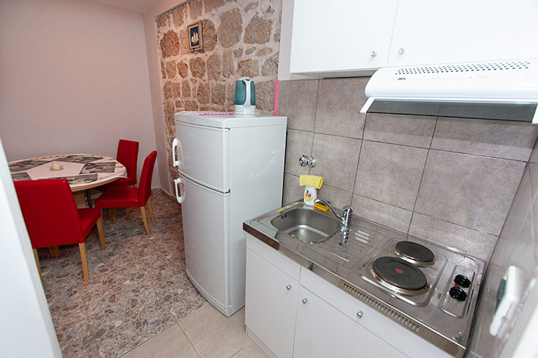 Apartments Ribica, Igrane - kitchen