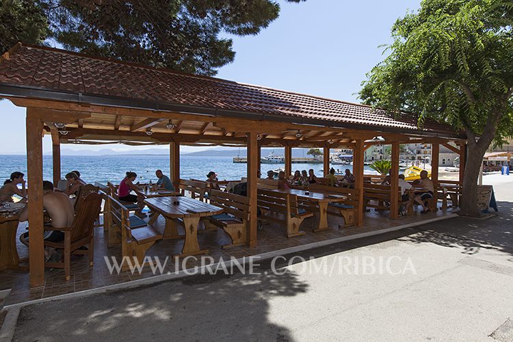 terrace, restaurant Tri volta, Igrane