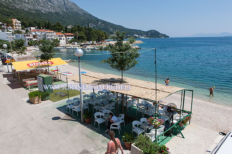 Igrane, apartments Rudelj - beach and promenade