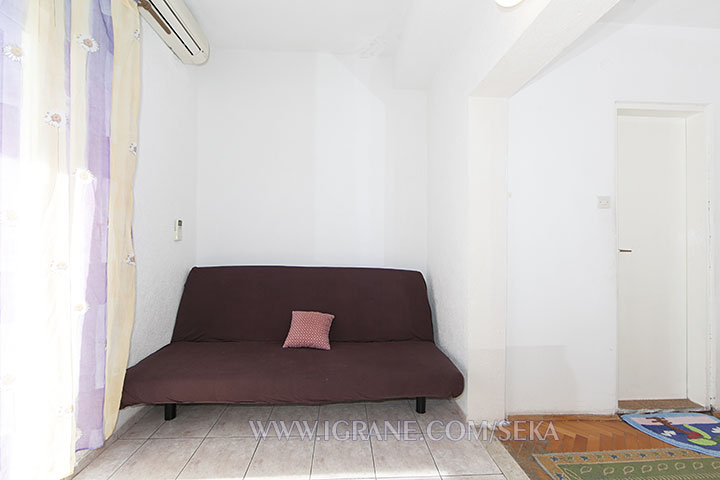 apartment Seka, Igrane - sofa as additional bed