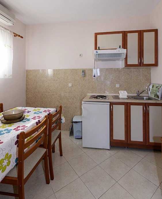 apartments Snježana, Igrane - kitchen