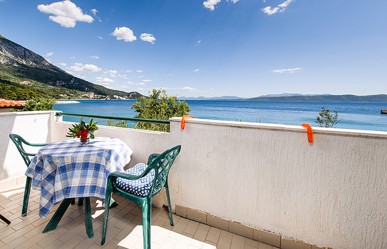 balcony with sea view, apartments Šodan - Igrane