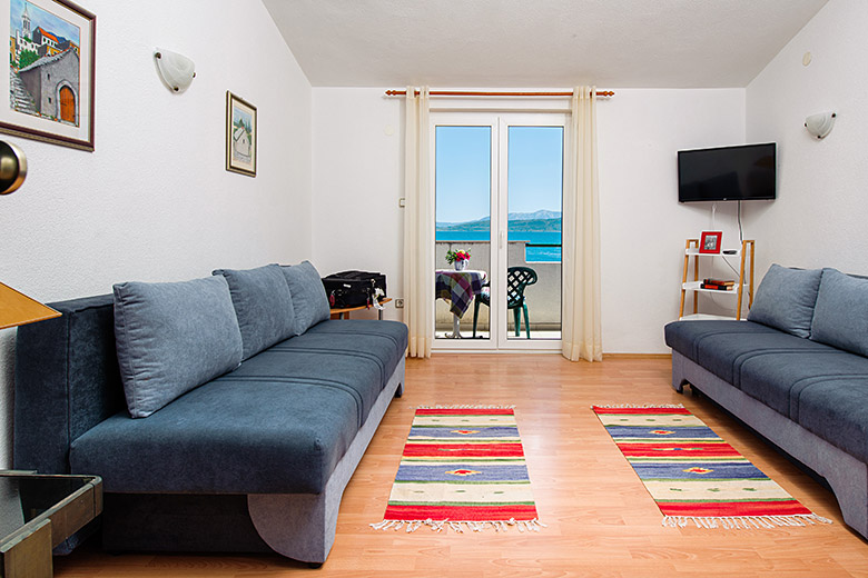 living room, apartments Šodan - Igrane