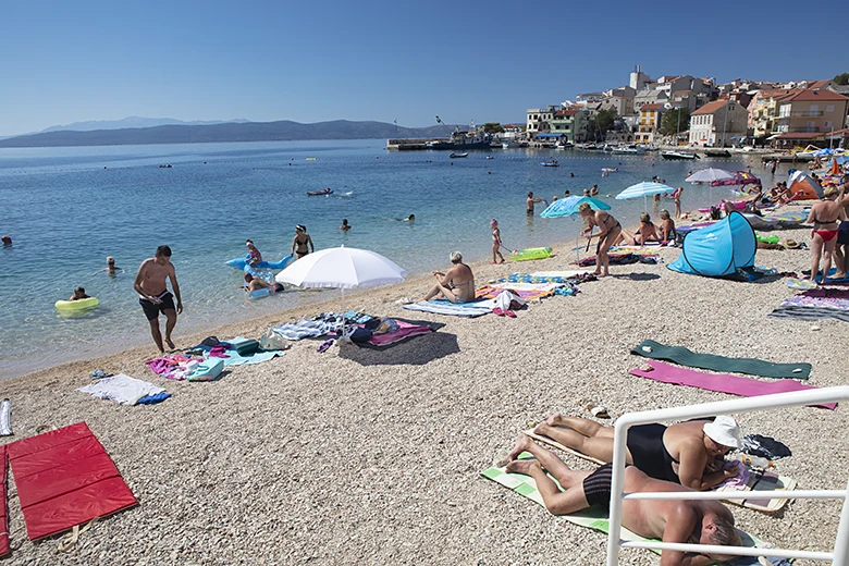 beach in Igrane