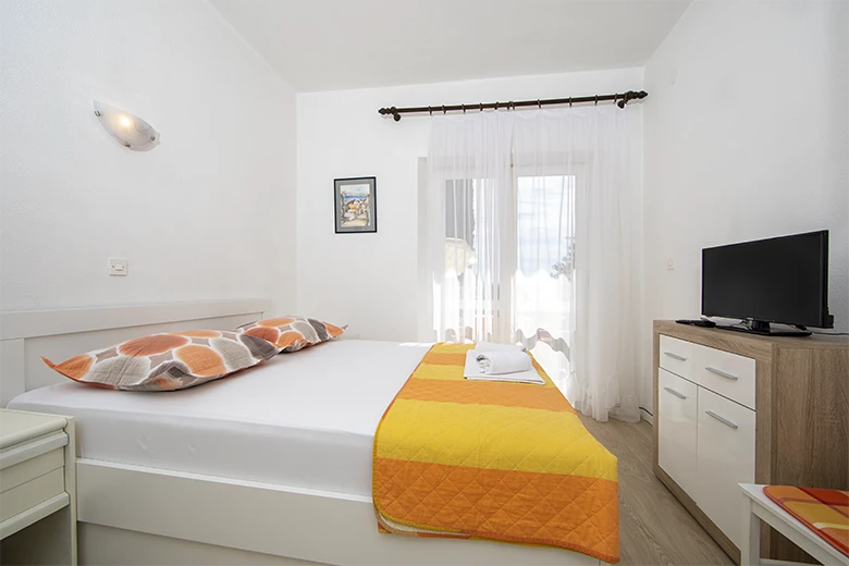 apartments Tončika, Igrane - bedroom