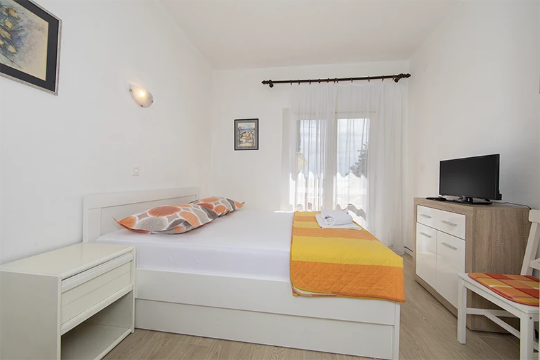 apartments Tončika, Igrane - bedroom