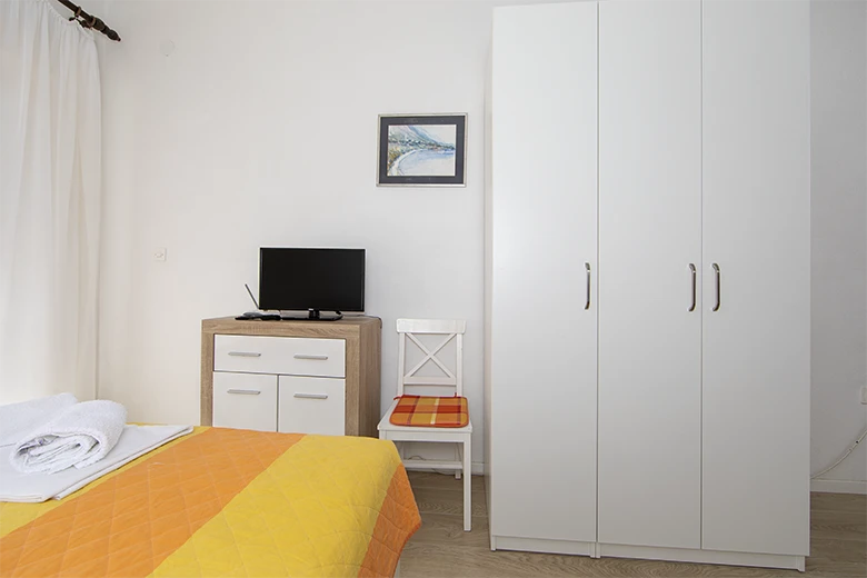 apartments Tončika, Igrane - bedroom