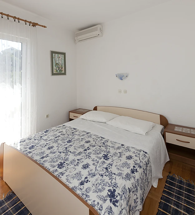 apartments Tončika, Igrane - bedroom