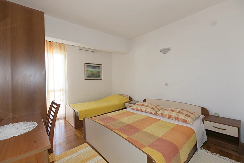 apartments Tončika, Igrane - bedroom