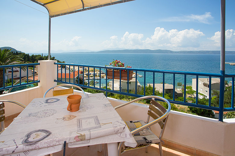 balcony with sea view