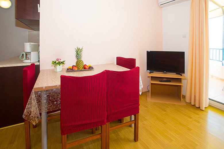 apartments Zdravko, Igrane - dining room