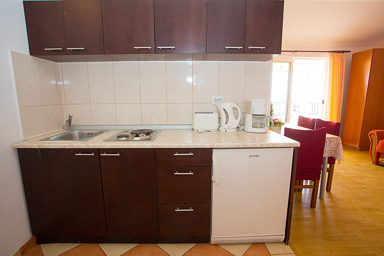 apartments Zdravko, Igrane - kitchen